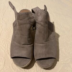 Universal Thread wedge sandals